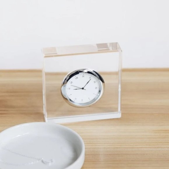 ANNA New York Vola Lucite Clock - Picture 7 of 9